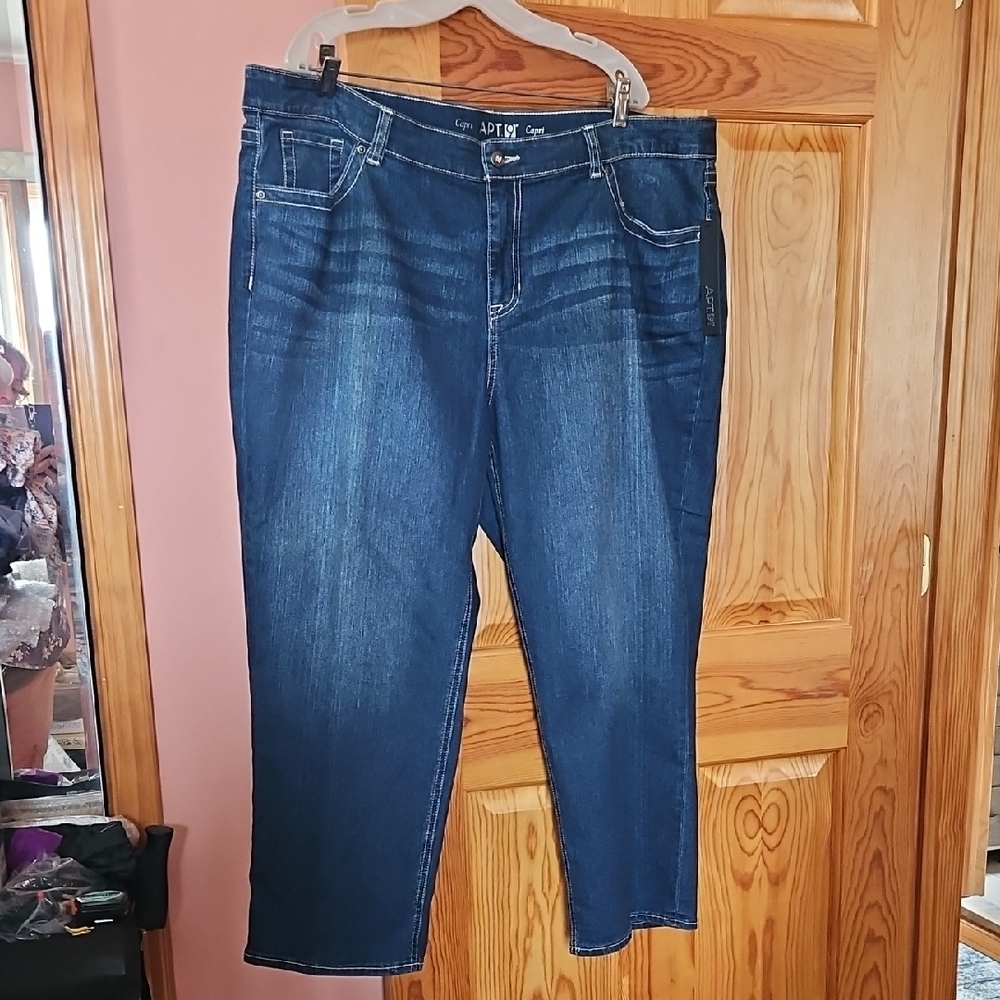NWT Apt. 9 Denim Capri Jeans